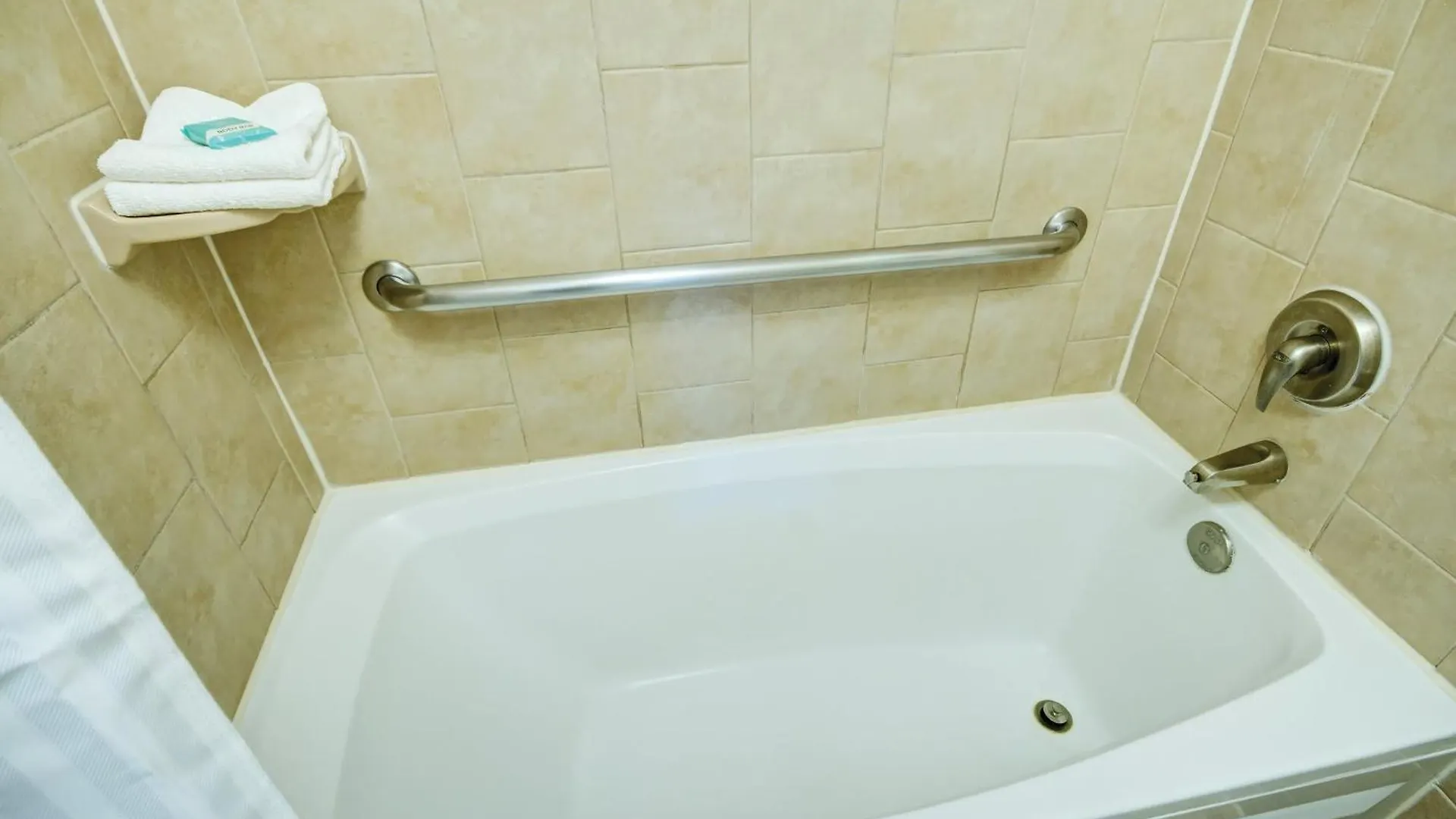 Wyndham Desert Rose Resort 2Br Apartment With Resort Access ラスベガス 別荘