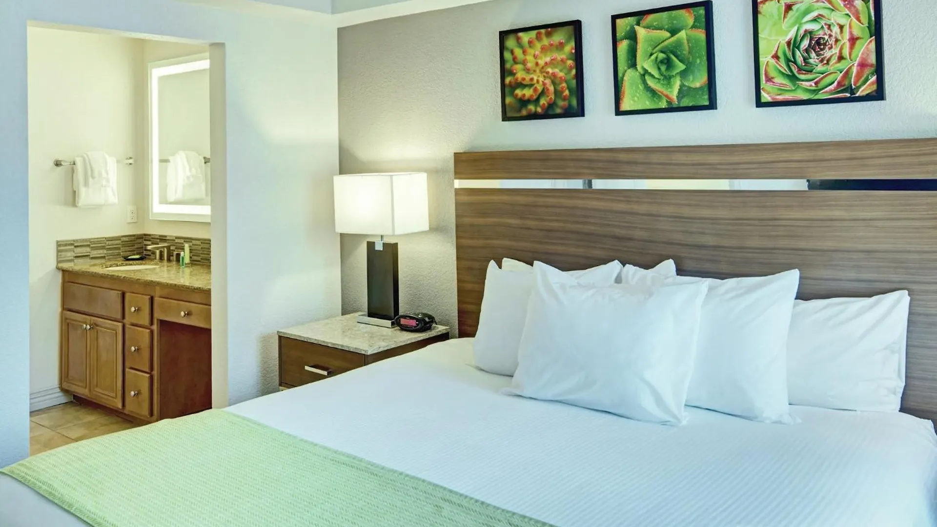 Wyndham Desert Rose Resort 2Br Apartment With Resort Access Las Vegas Ferienhaus